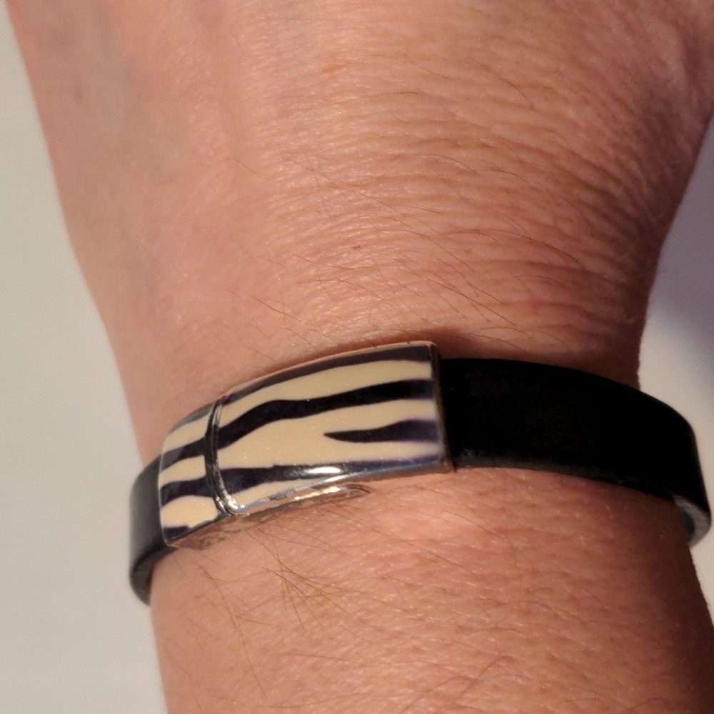 Handmade Genuine Leather Magnetic Closure Bracelet Black Zebra Clasp Silver